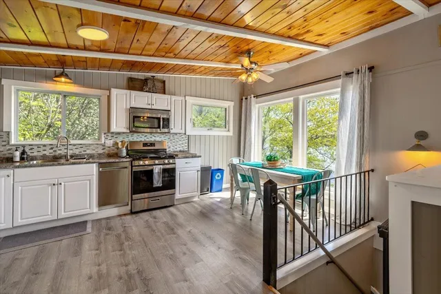 $399,900 | 235 Pleasantview Drive, North Hero, VT 05474