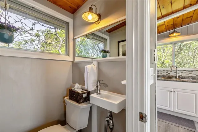 $399,900 | 235 Pleasantview Drive, North Hero, VT 05474