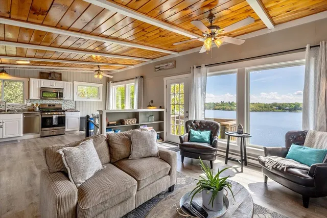 $399,900 | 235 Pleasantview Drive, North Hero, VT 05474