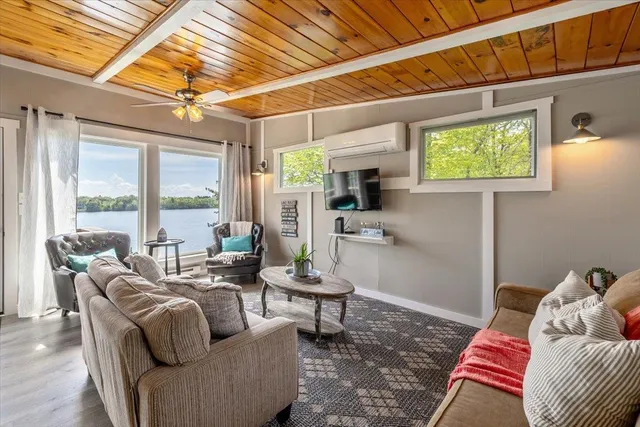 $399,900 | 235 Pleasantview Drive, North Hero, VT 05474