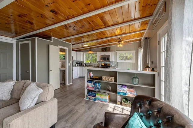 $399,900 | 235 Pleasantview Drive, North Hero, VT 05474