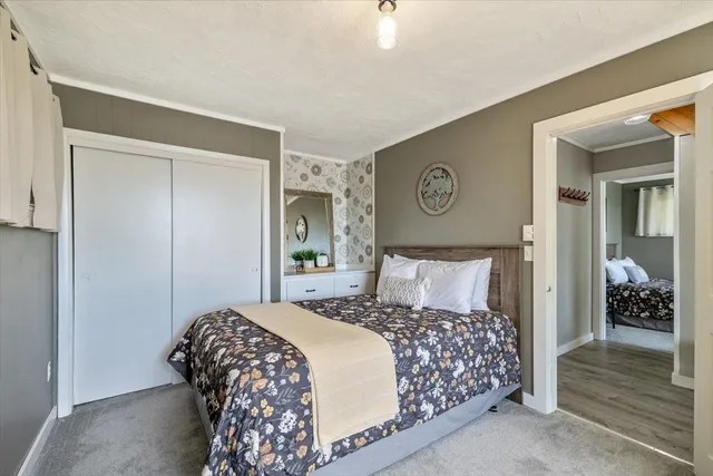 $399,900 | 235 Pleasantview Drive, North Hero, VT 05474