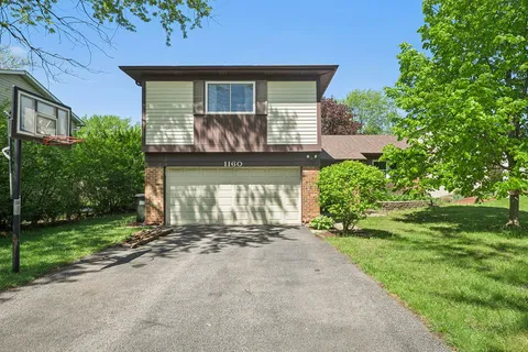 $385,000 | 1160 Bramble Avenue, Bolingbrook, IL 60490
