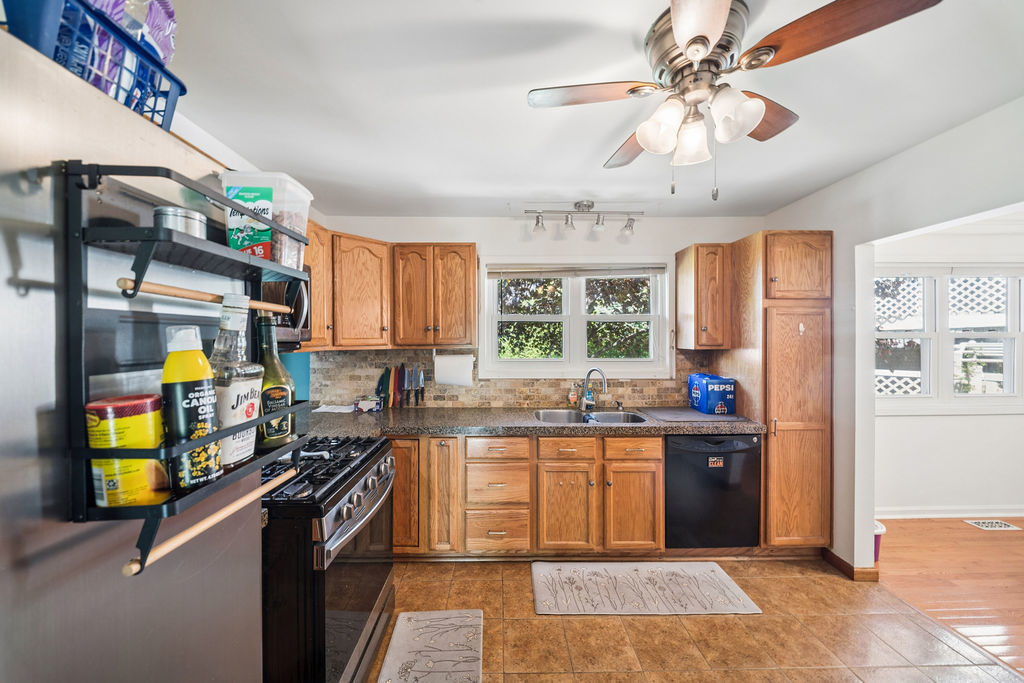 1160 Bramble Avenue Bolingbrook, IL 60490 - Photo 7 of 22