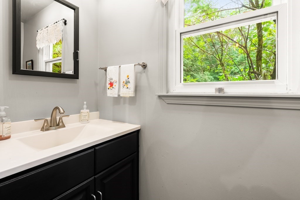 28 Glendale Road Sturbridge, MA 01518 - Photo 27 of 31