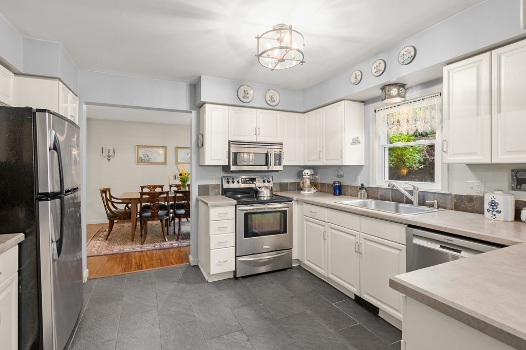 28 Glendale Road Sturbridge, MA 01518 - Photo 5 of 31