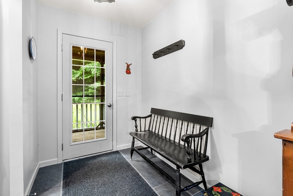 28 Glendale Road Sturbridge, MA 01518 - Photo 9 of 31