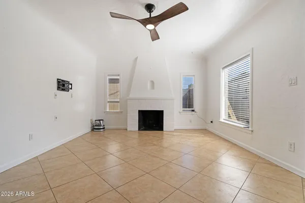 $2,800 | 930 East Whitton Avenue, Phoenix, AZ 85014