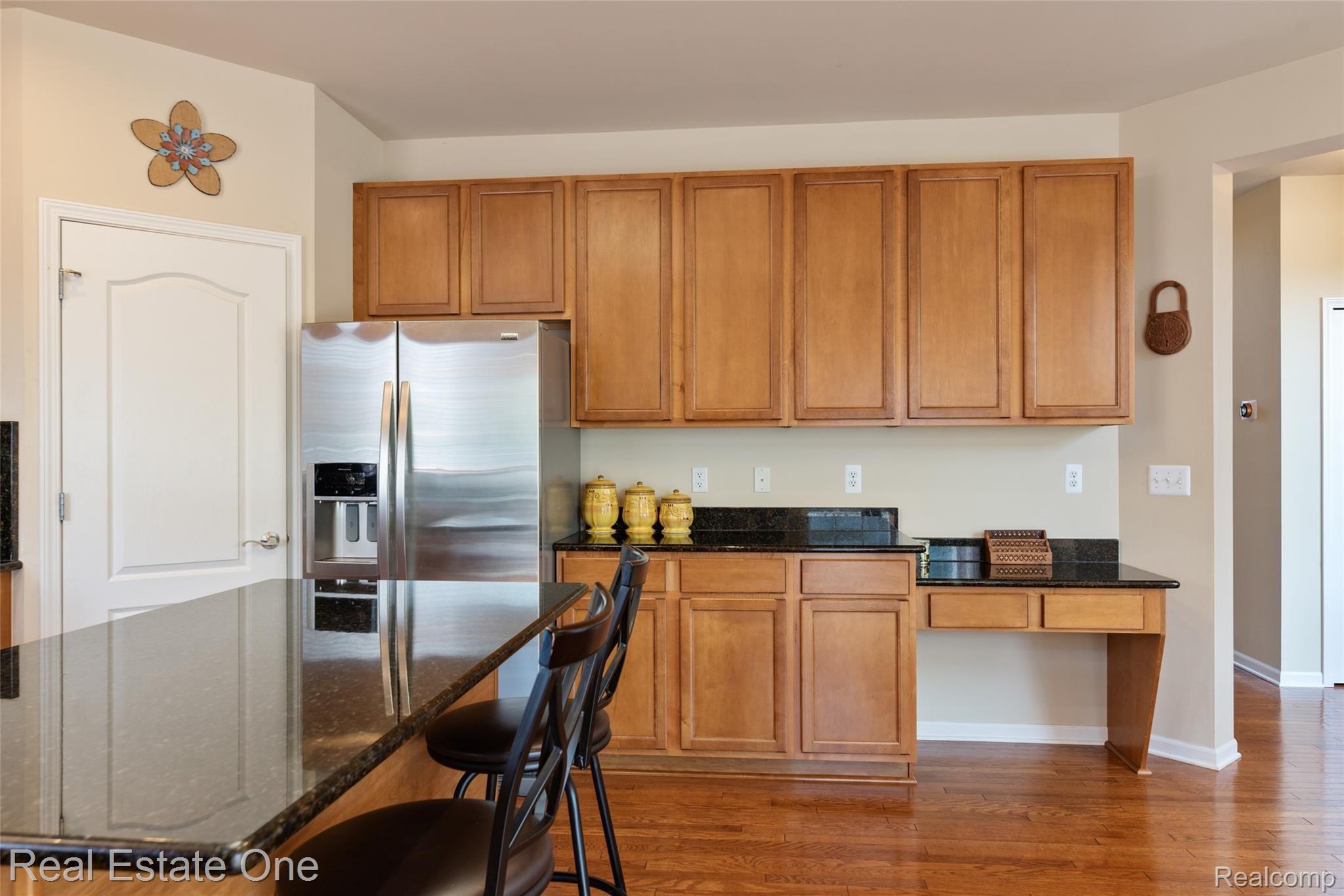 27666 Cromwell Road Novi, MI 48374 - Photo 9 of 33 KITCHEN ISLAND