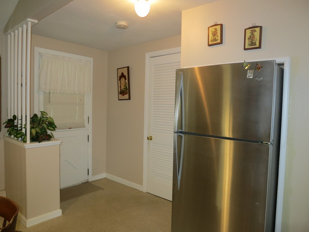 116 Corcoran Boulevard Springfield, MA 01118 - Photo 7 of 23