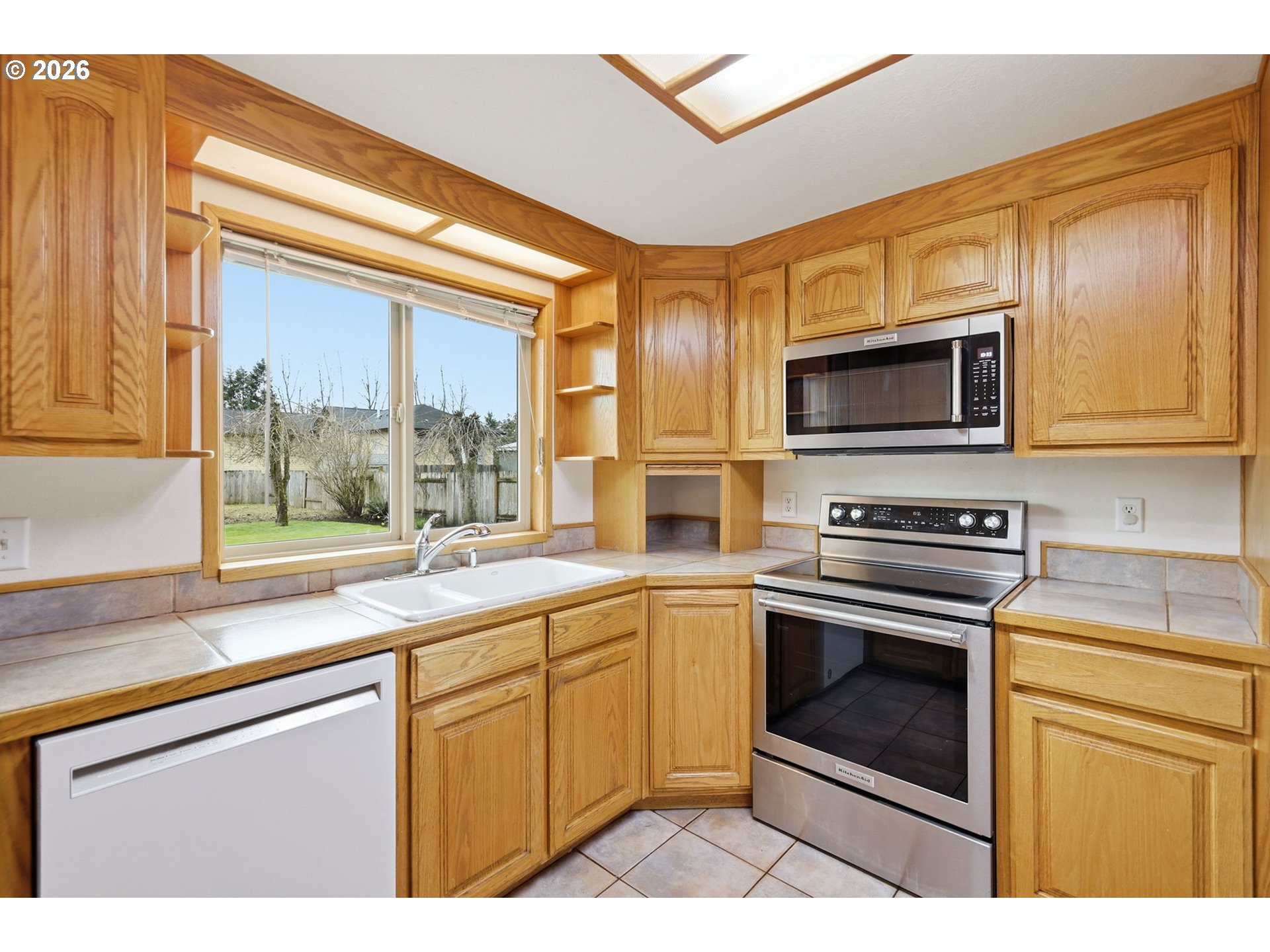 2778 20th Street Springfield, OR 97477 - Photo 4 of 48