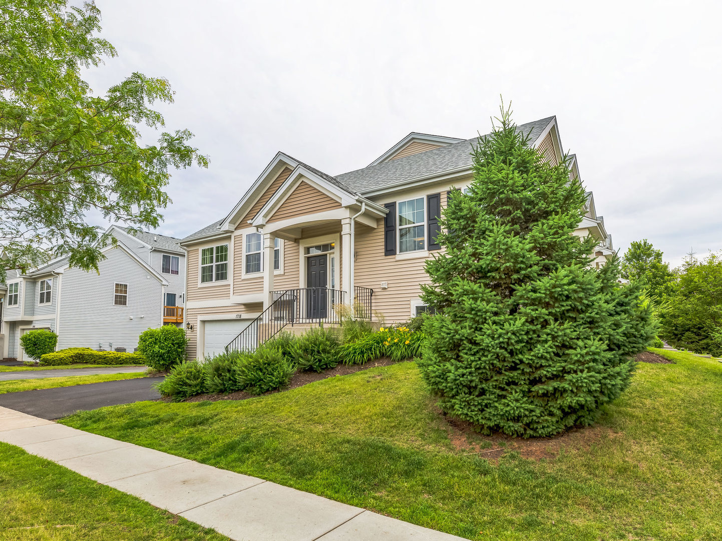 1718 Windward Drive Pingree Grove, IL 60140 - Photo 3 of 16