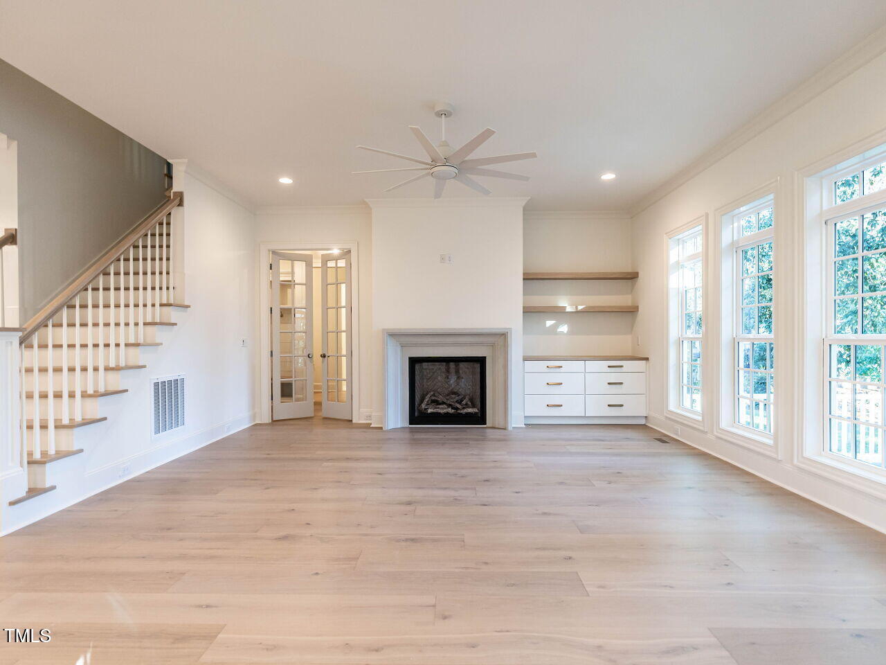 4800 Latimer Road Raleigh, NC 27609 - Photo 21 of 49 011-1280x960-family-room