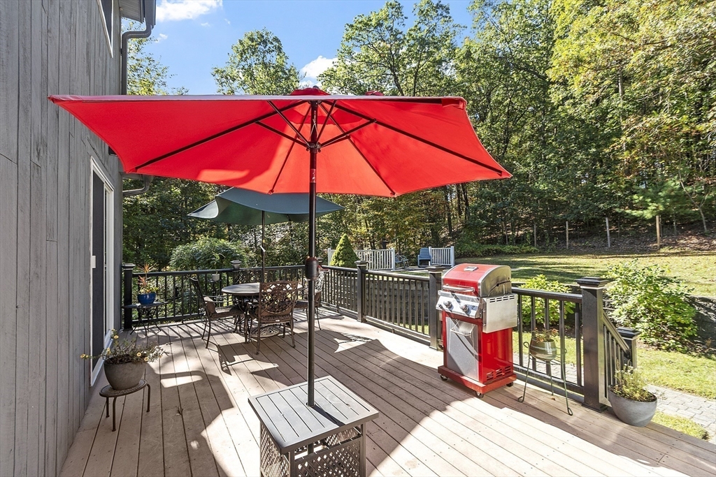 802 Reservoir Road Lunenburg, MA 01462 - Photo 14 of 41