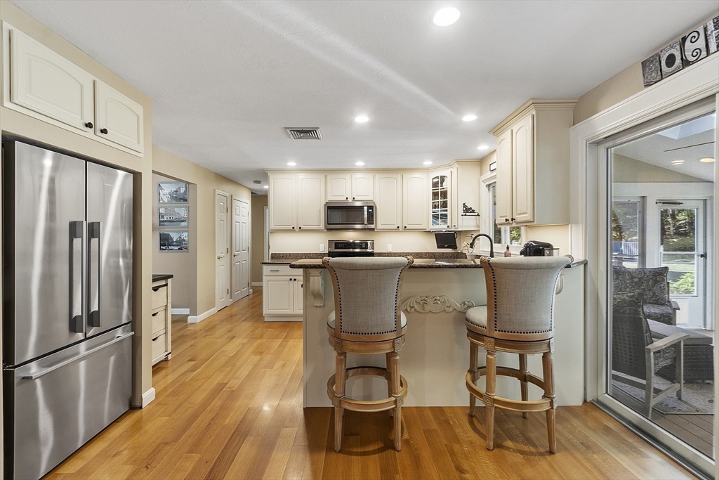 802 Reservoir Road Lunenburg, MA 01462 - Photo 20 of 41