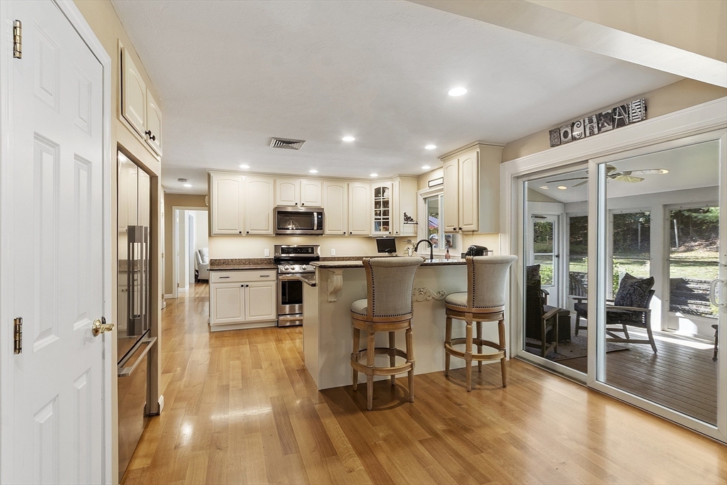 802 Reservoir Road Lunenburg, MA 01462 - Photo 21 of 41