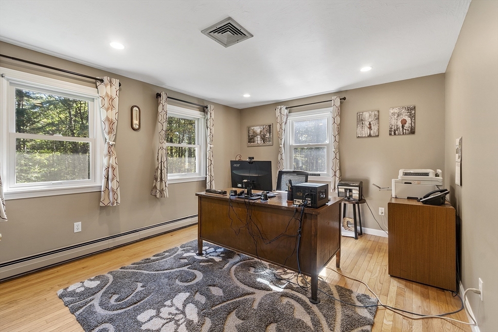 802 Reservoir Road Lunenburg, MA 01462 - Photo 32 of 41