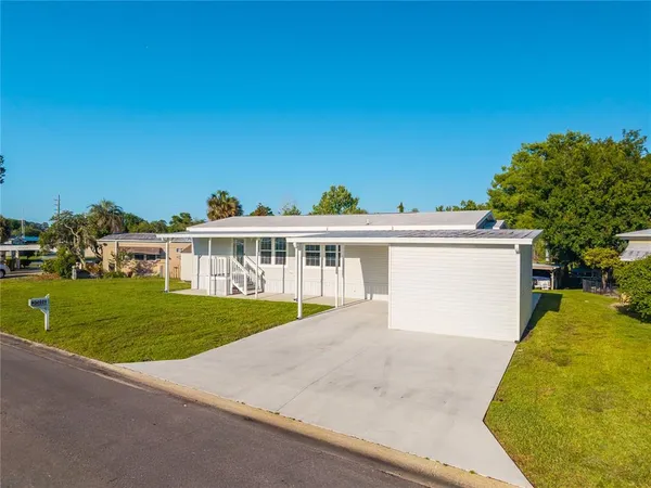 $345,000 | 31609 Terrace Drive, Tavares, FL 32778