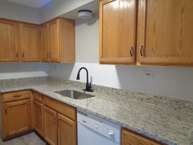 $1,650 | 12741 South La Crosse Avenue, Unit 3A, Alsip, IL 60803