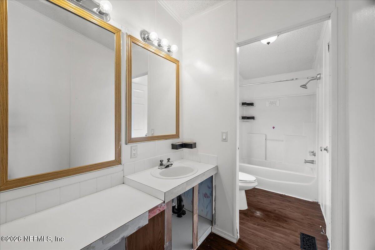 117 Bumpy Lane Palatka, FL 32177 - Photo 13 of 26 Master Bath