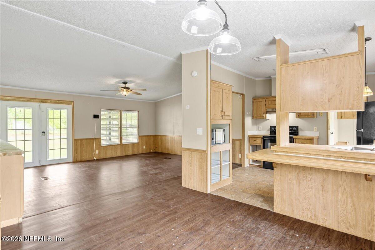 117 Bumpy Lane Palatka, FL 32177 - Photo 18 of 26 Dining Area/Kitchen