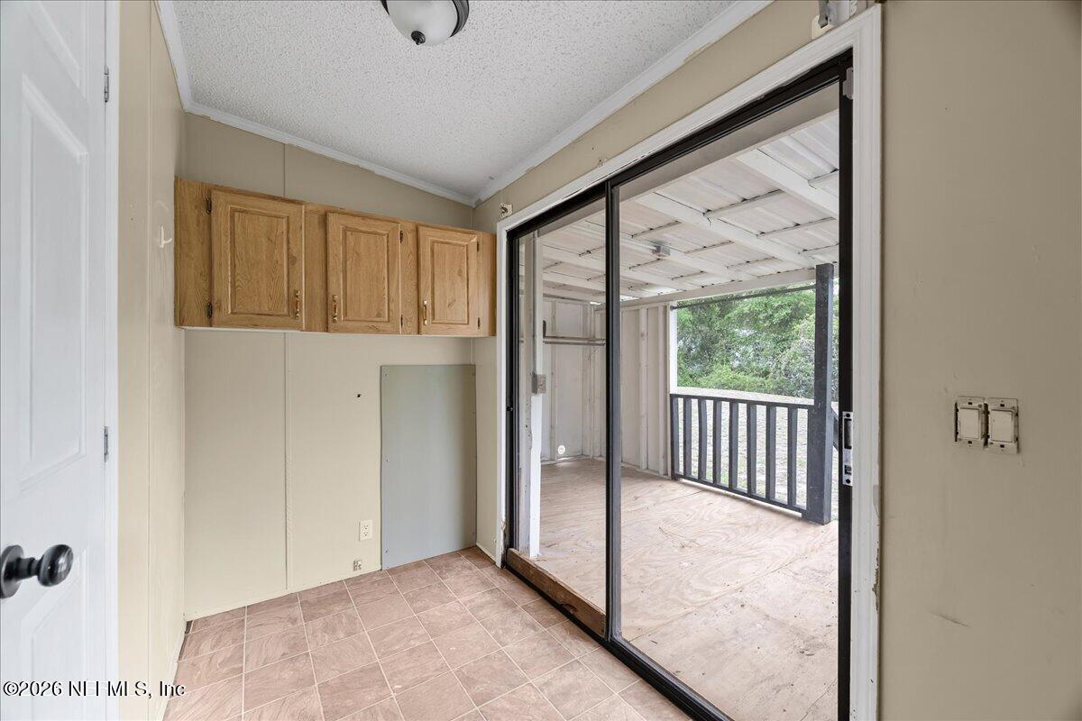 117 Bumpy Lane Palatka, FL 32177 - Photo 22 of 26 Laundry