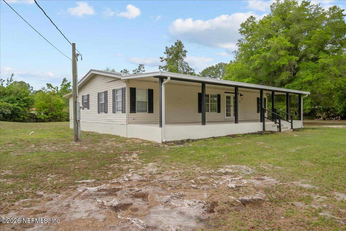 117 Bumpy Lane Palatka, FL 32177 - Photo 3 of 26 Front Side of Home