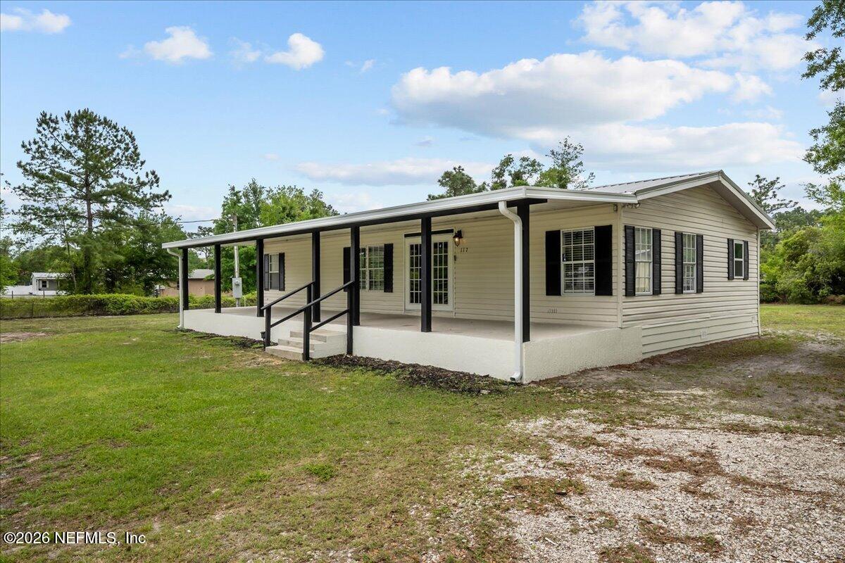 117 Bumpy Lane Palatka, FL 32177 - Photo 4 of 26 Front Side of Home