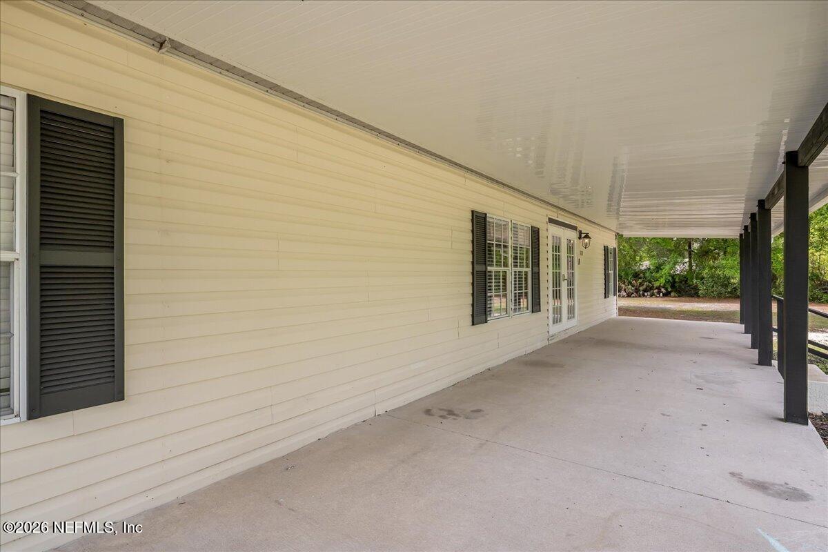 117 Bumpy Lane Palatka, FL 32177 - Photo 7 of 26 Large Covered Front Porch