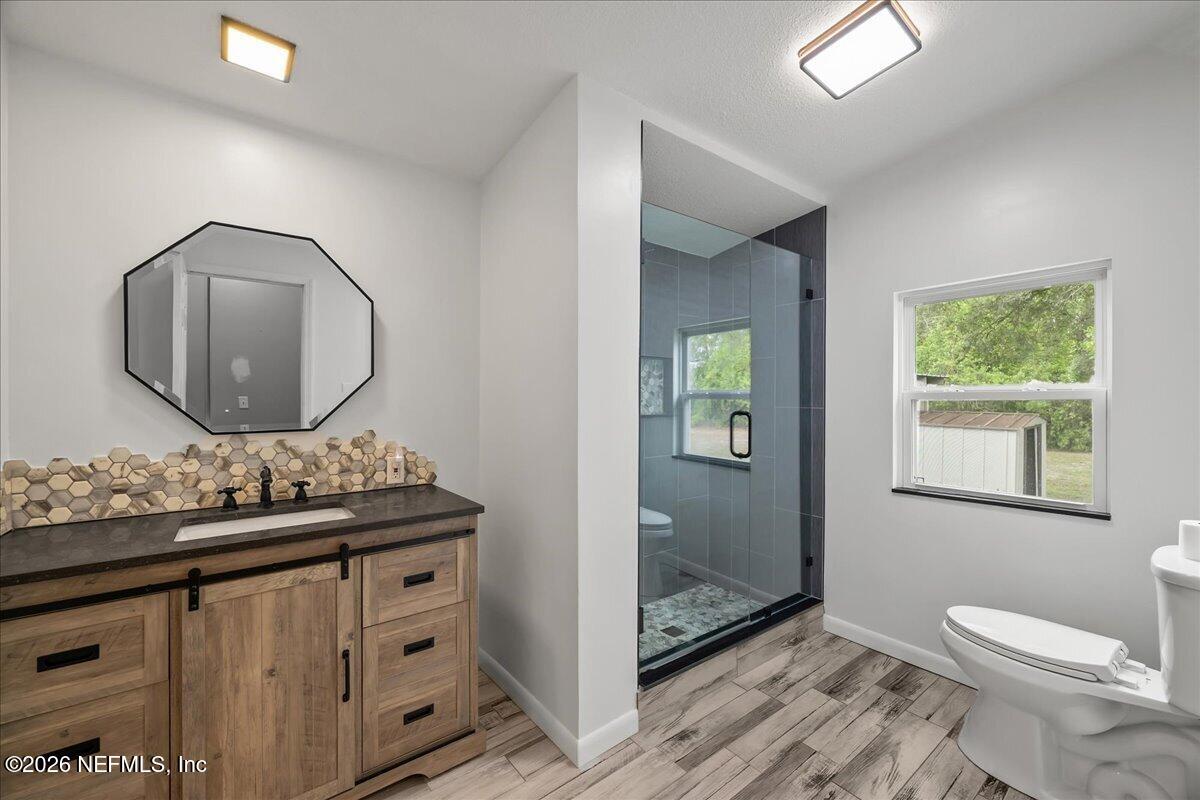 117 Bumpy Lane Palatka, FL 32177 - Photo 8 of 26 Guest Bath