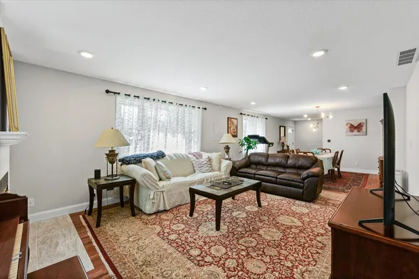 $395,000 | 910 Foley Avenue, Champaign, IL 61820