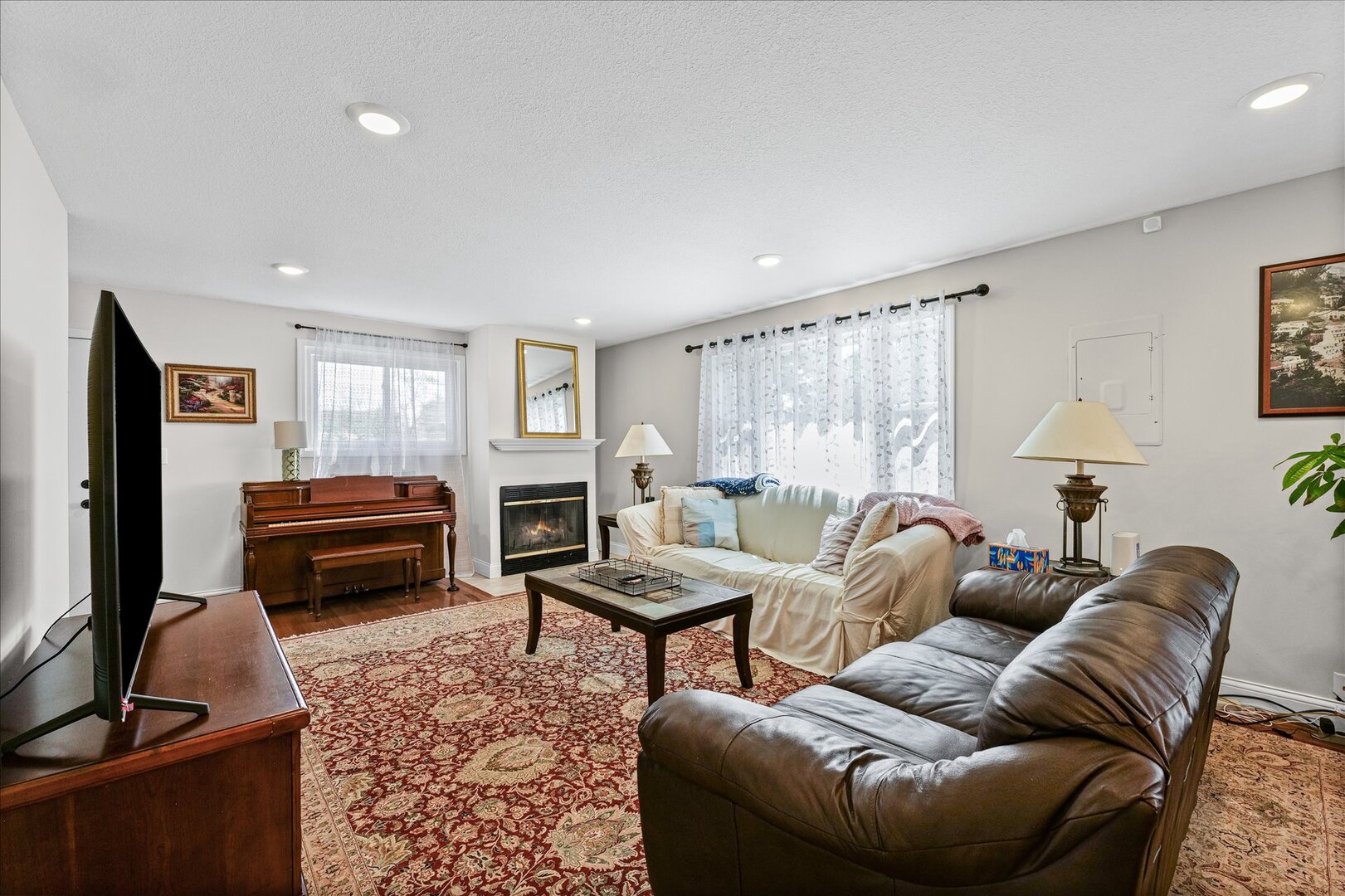 910 Foley Avenue Champaign, IL 61820 - Photo 4 of 43