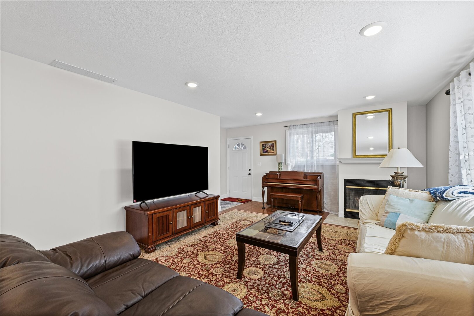 910 Foley Avenue Champaign, IL 61820 - Photo 5 of 43