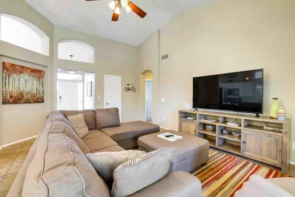 $2,995 | 3722 West Linda Lane, Chandler, AZ 85226