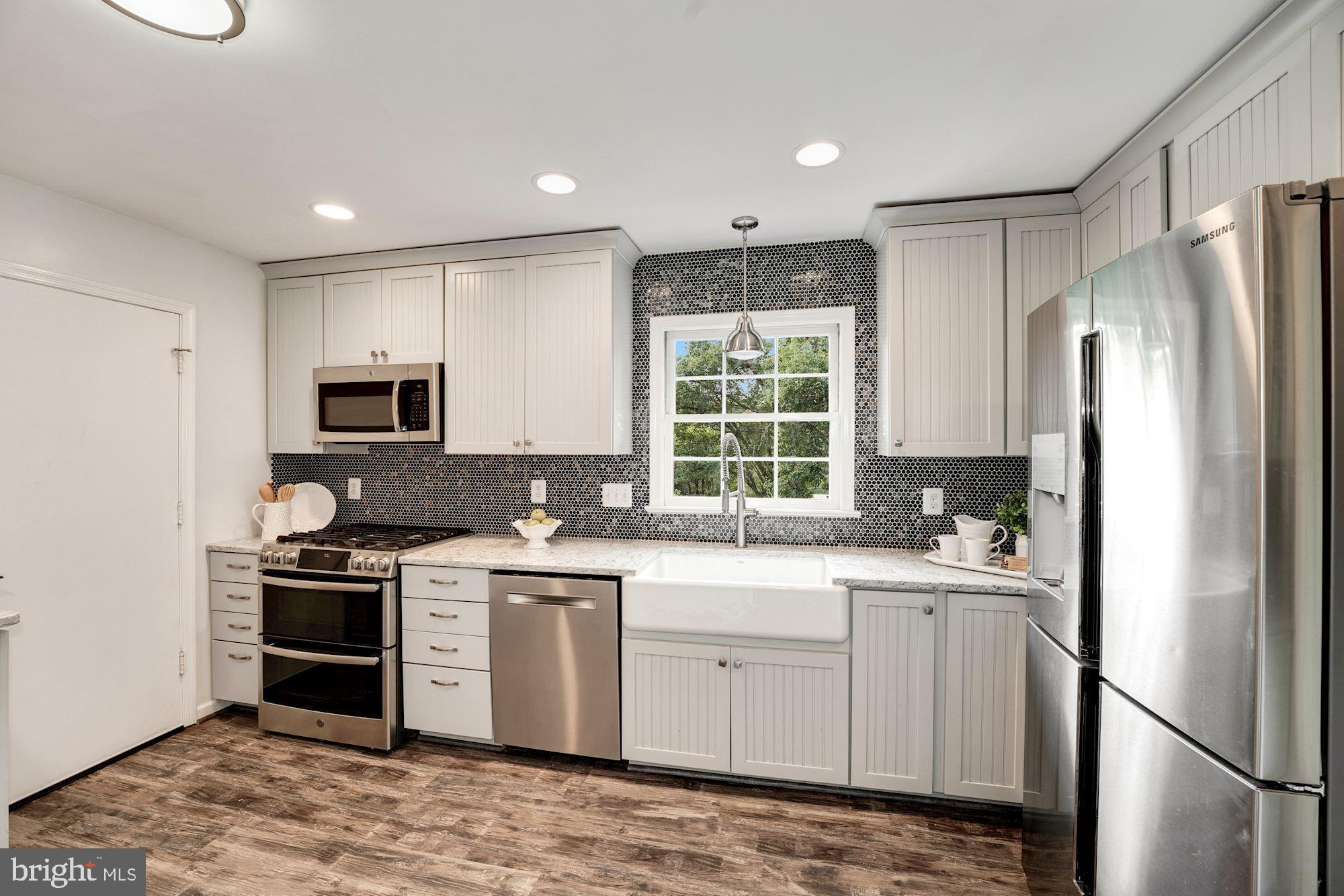 2610 Marcey Road Arlington, VA 22207 - Photo 9 of 49 Country-style Kitchen Recently Renovated