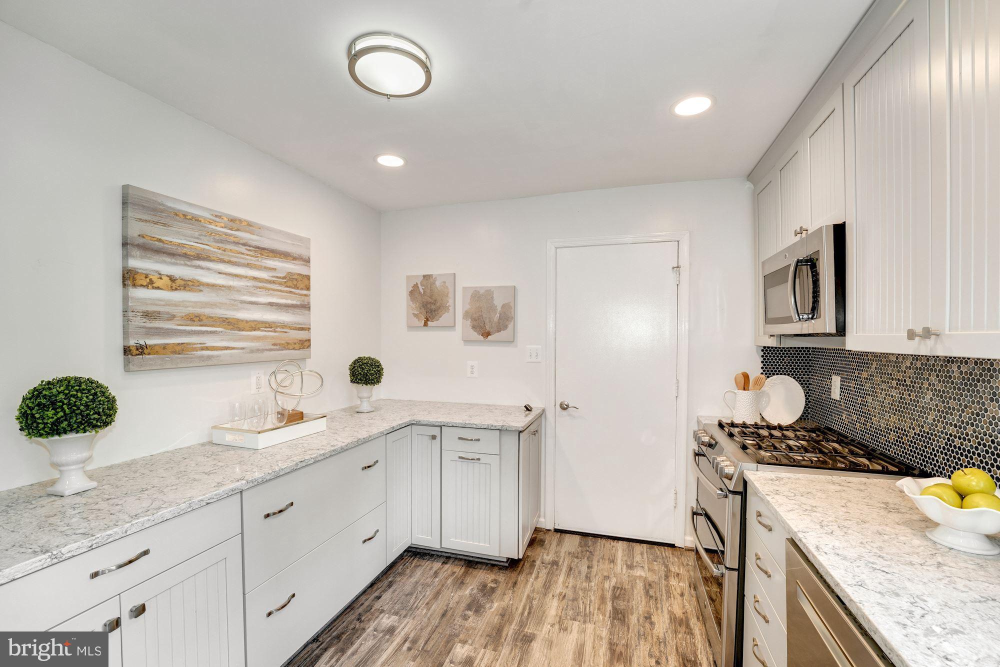 2610 Marcey Road Arlington, VA 22207 - Photo 10 of 49 Country-style Kitchen Recently Renovated