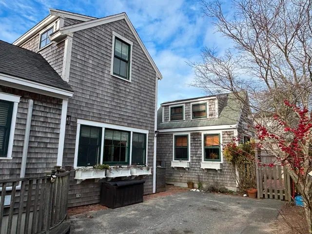 $1,825,000 | 15 Pt Judith Lane, Nantucket, MA 02554