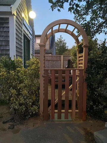 $1,825,000 | 15 Pt Judith Lane, Nantucket, MA 02554