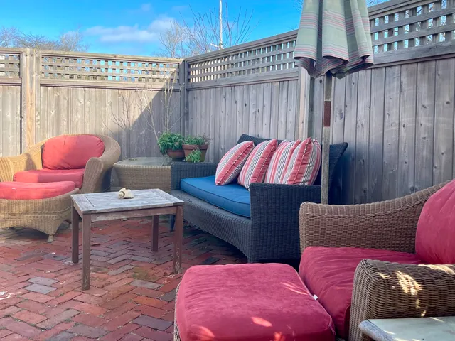 $1,825,000 | 15 Pt Judith Lane, Nantucket, MA 02554