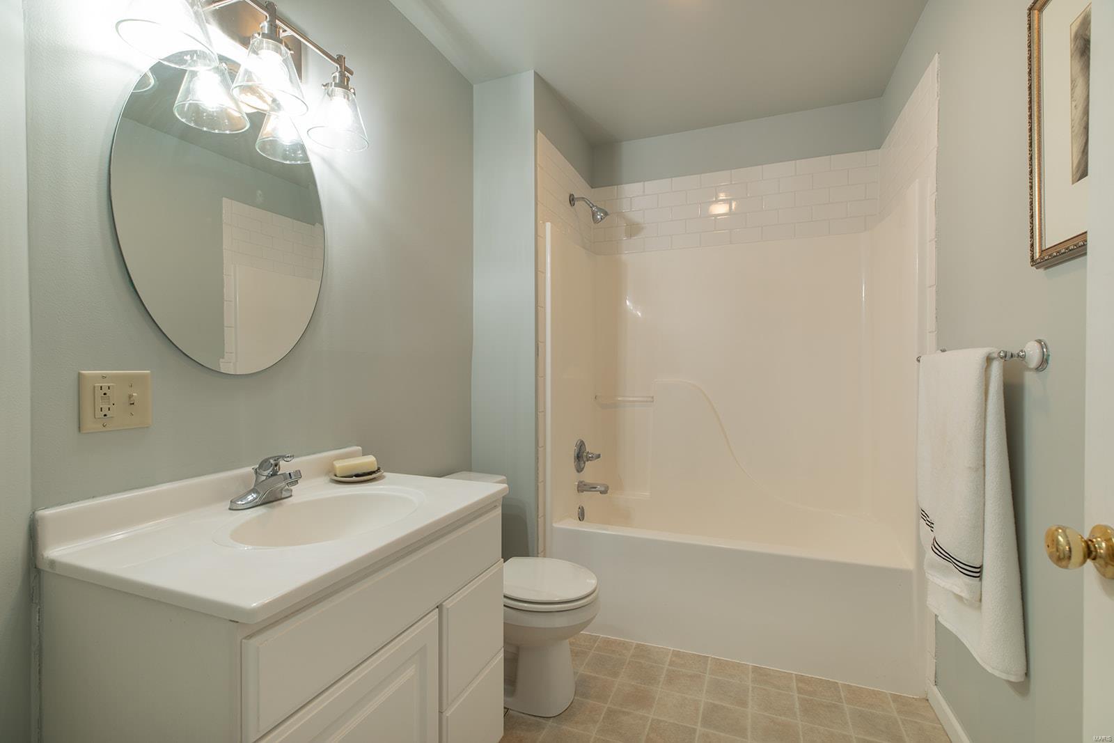 202 West Delmar Avenue, Unit B Godfrey, IL 62035 - Photo 21 of 36