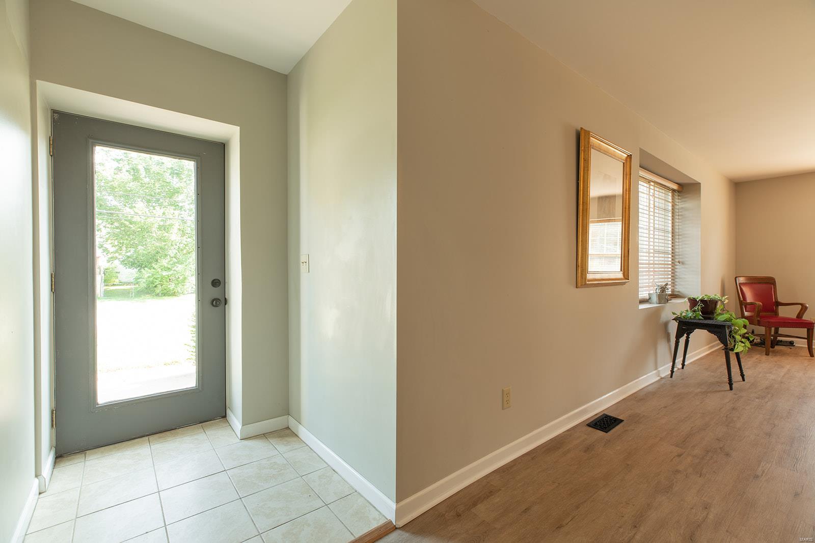 202 West Delmar Avenue, Unit B Godfrey, IL 62035 - Photo 9 of 36