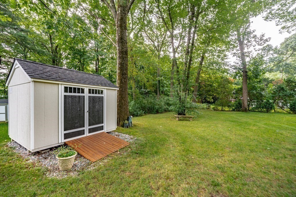 6 Longfellow Road Holyoke, MA 01040 - Photo 24 of 25