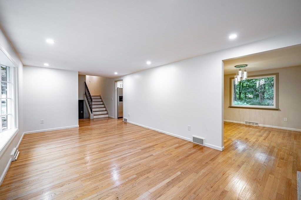 6 Longfellow Road Holyoke, MA 01040 - Photo 6 of 25