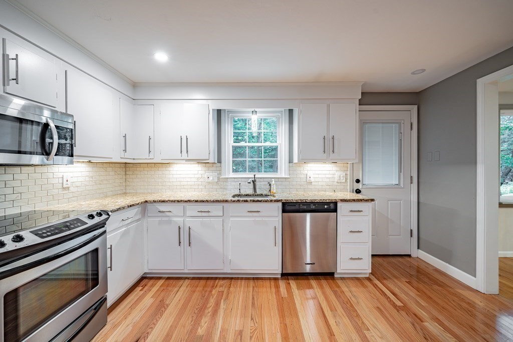 6 Longfellow Road Holyoke, MA 01040 - Photo 9 of 25