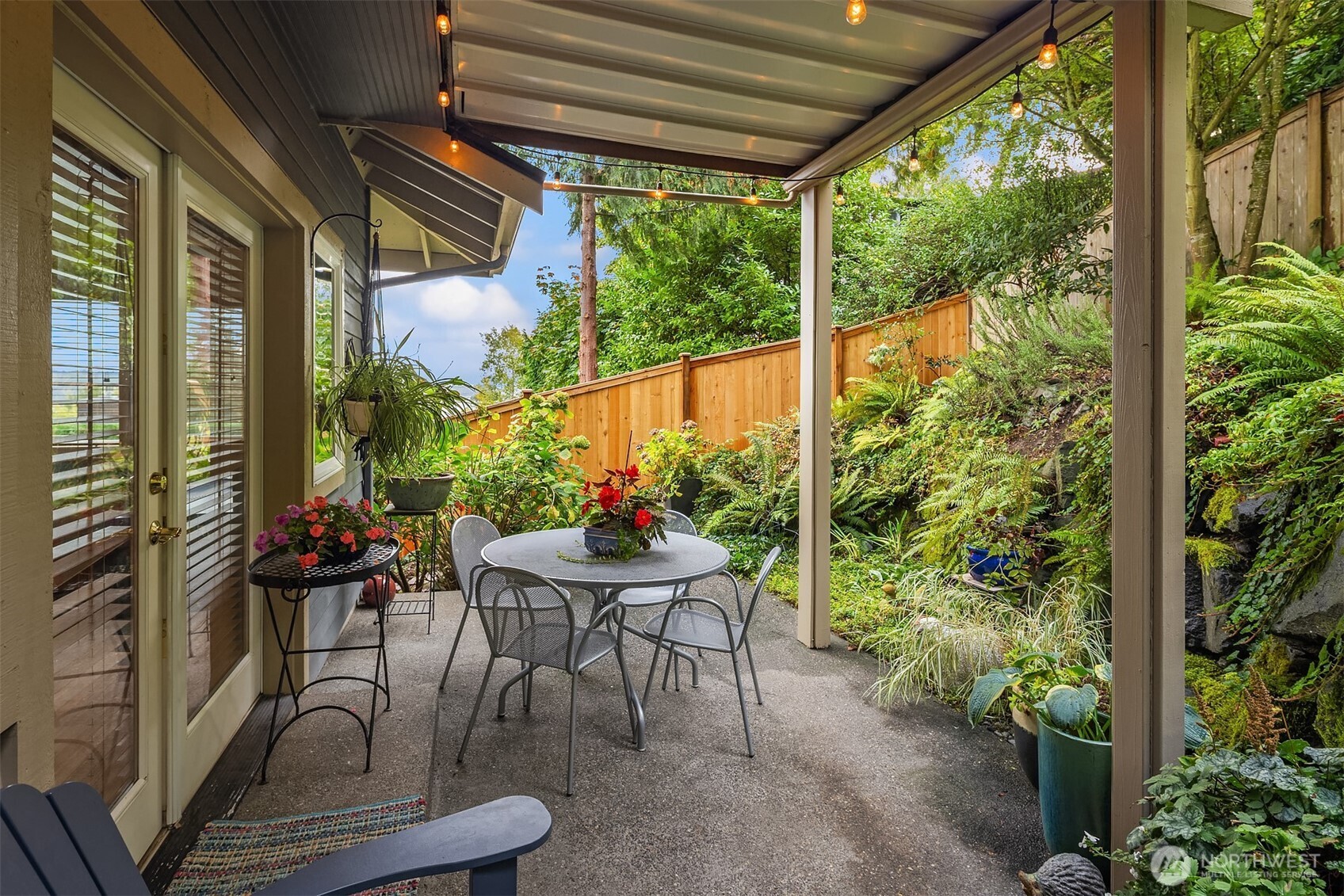 4411 Northeast 90th Street Seattle, WA 98115 - Photo 12 of 30