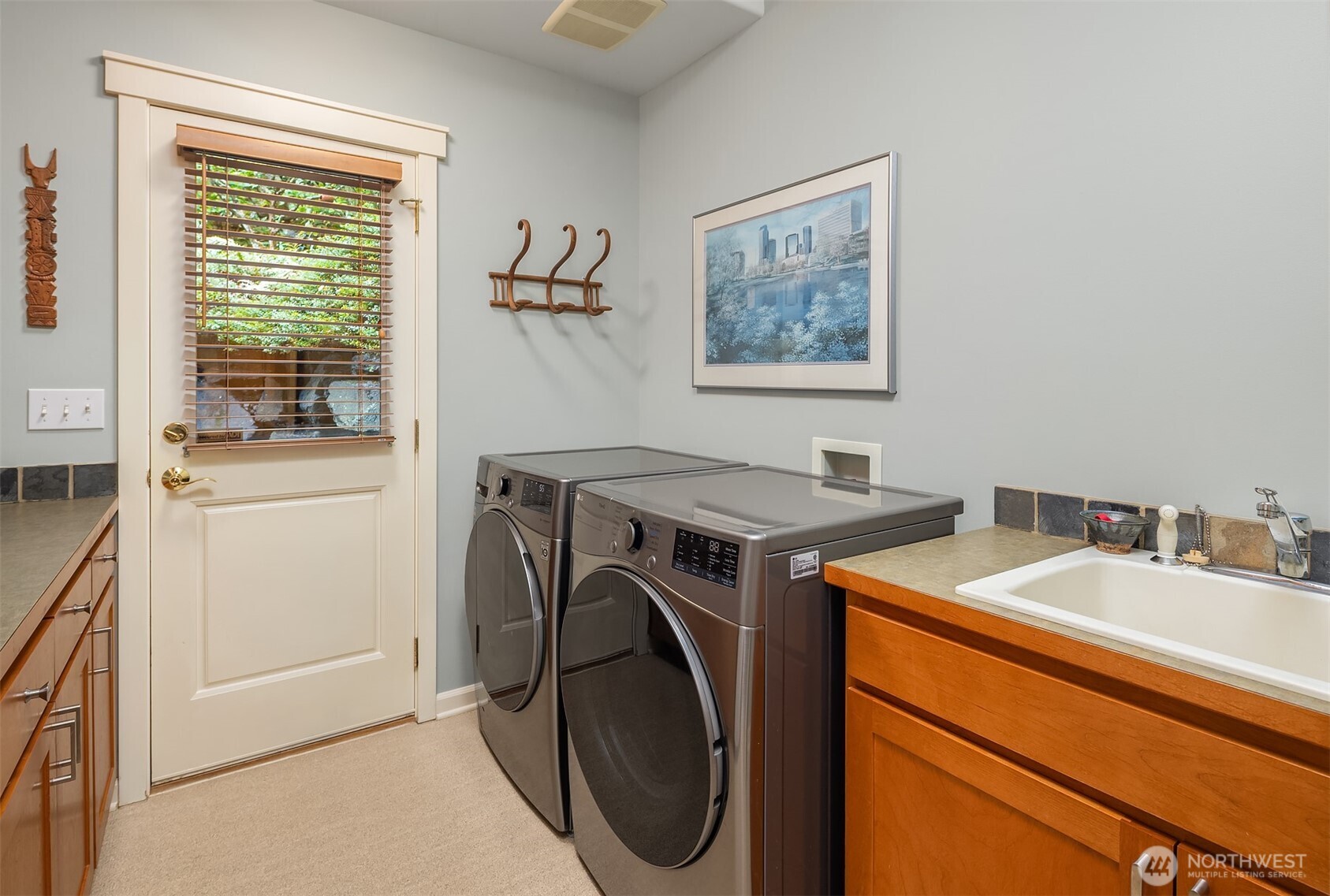 4411 Northeast 90th Street Seattle, WA 98115 - Photo 13 of 30