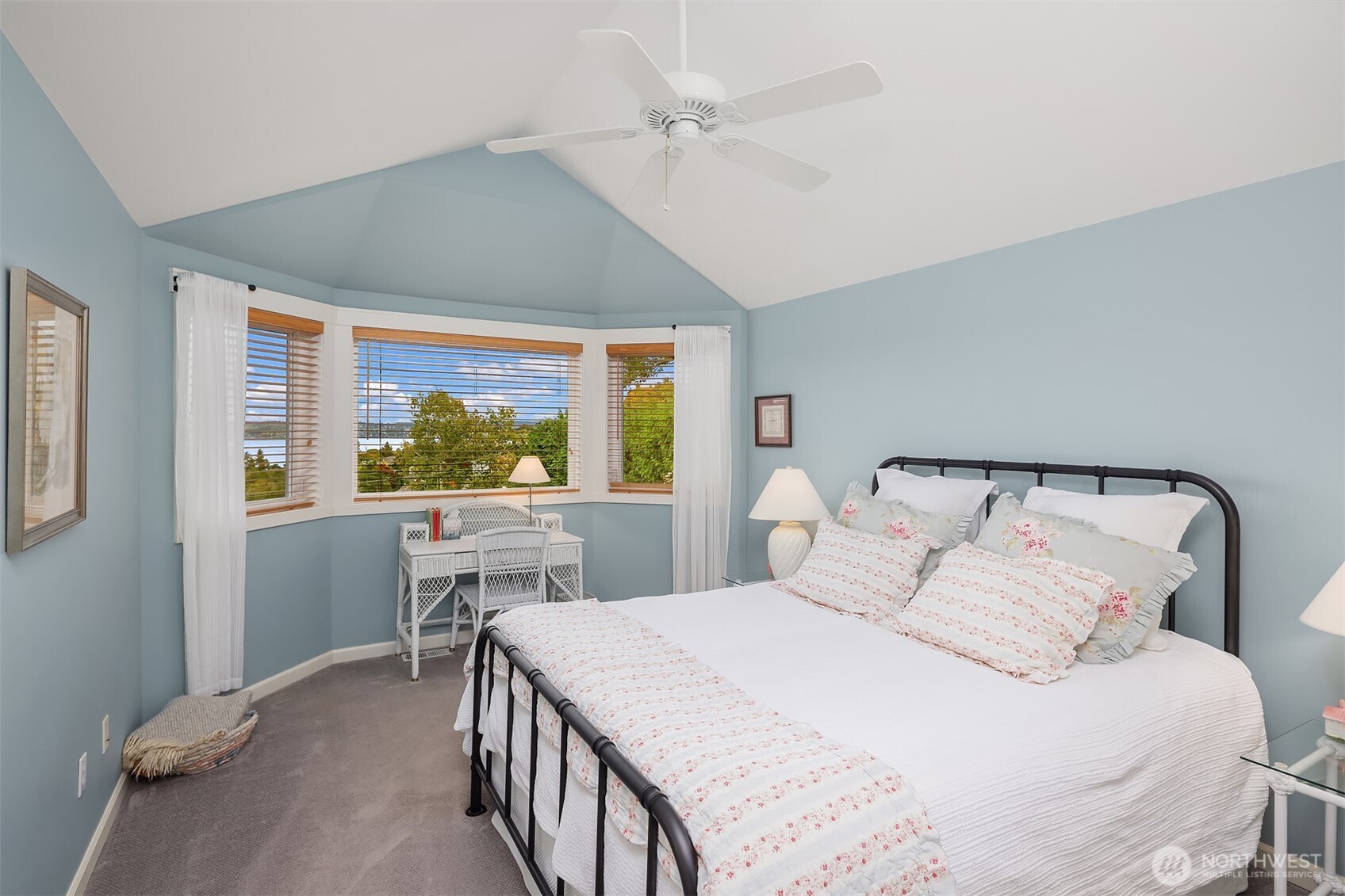 4411 Northeast 90th Street Seattle, WA 98115 - Photo 16 of 30