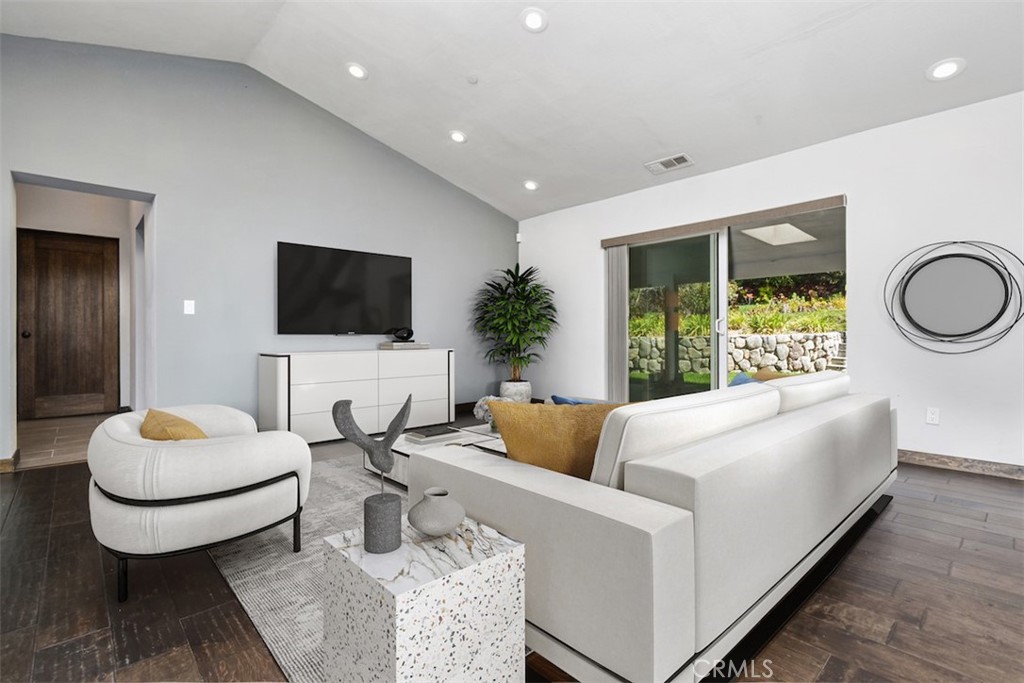 2447 Stonyvale Road Tujunga, CA 91042 - Photo 12 of 52 Gallery Image 12