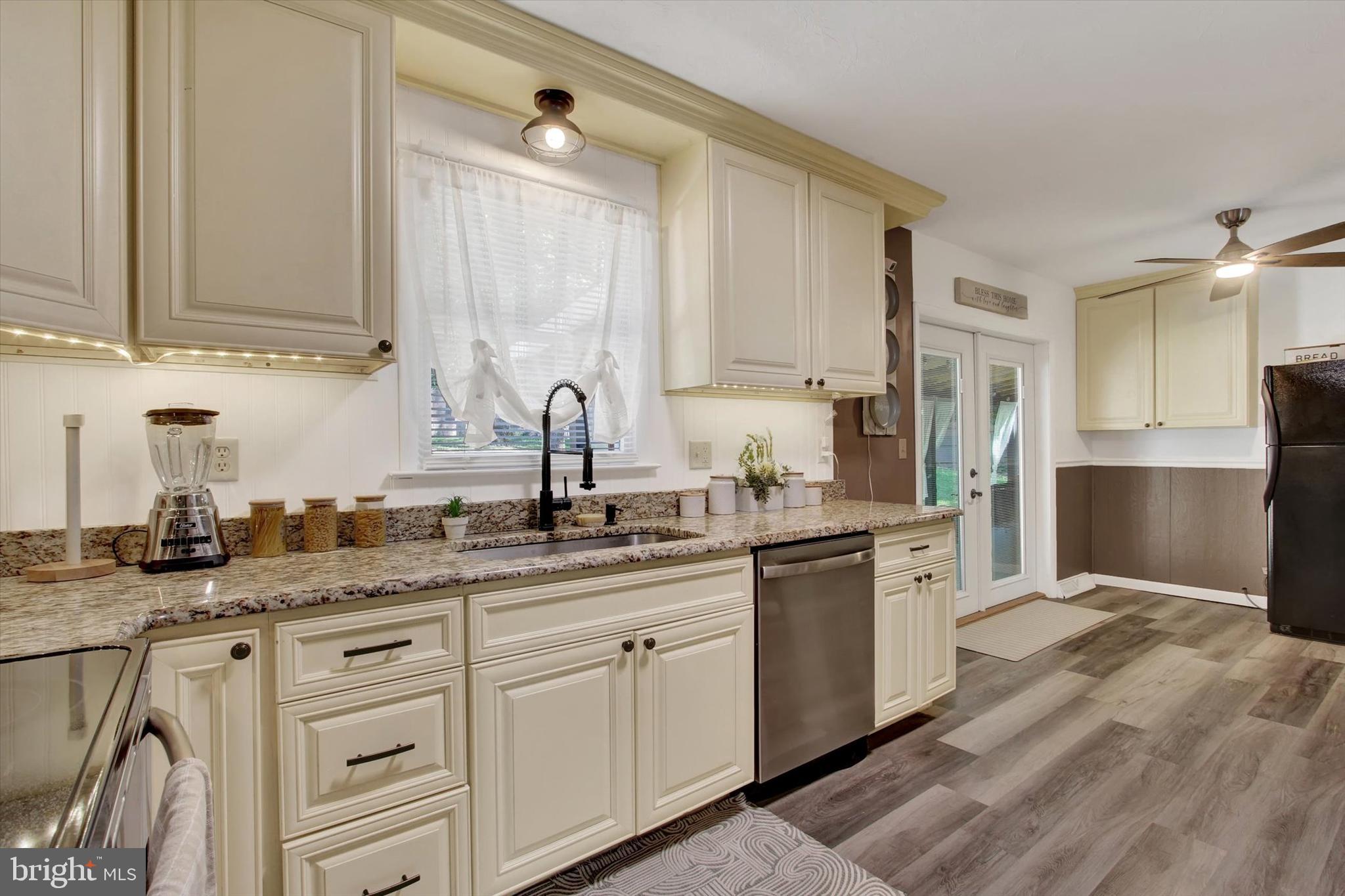745 Jackson Square Road Spring Grove, PA 17362 - Photo 8 of 41