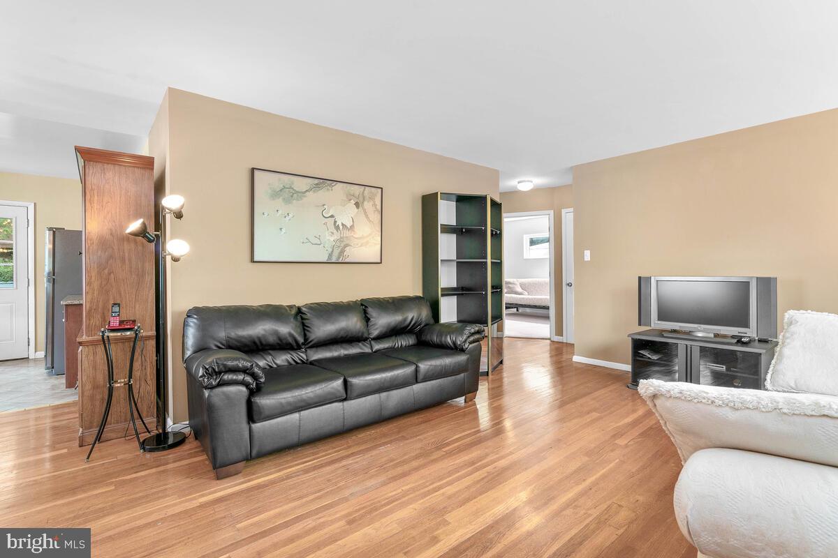 3930 Wendy Lane Silver Spring, MD 20906 - Photo 7 of 35 Gallery Image 7